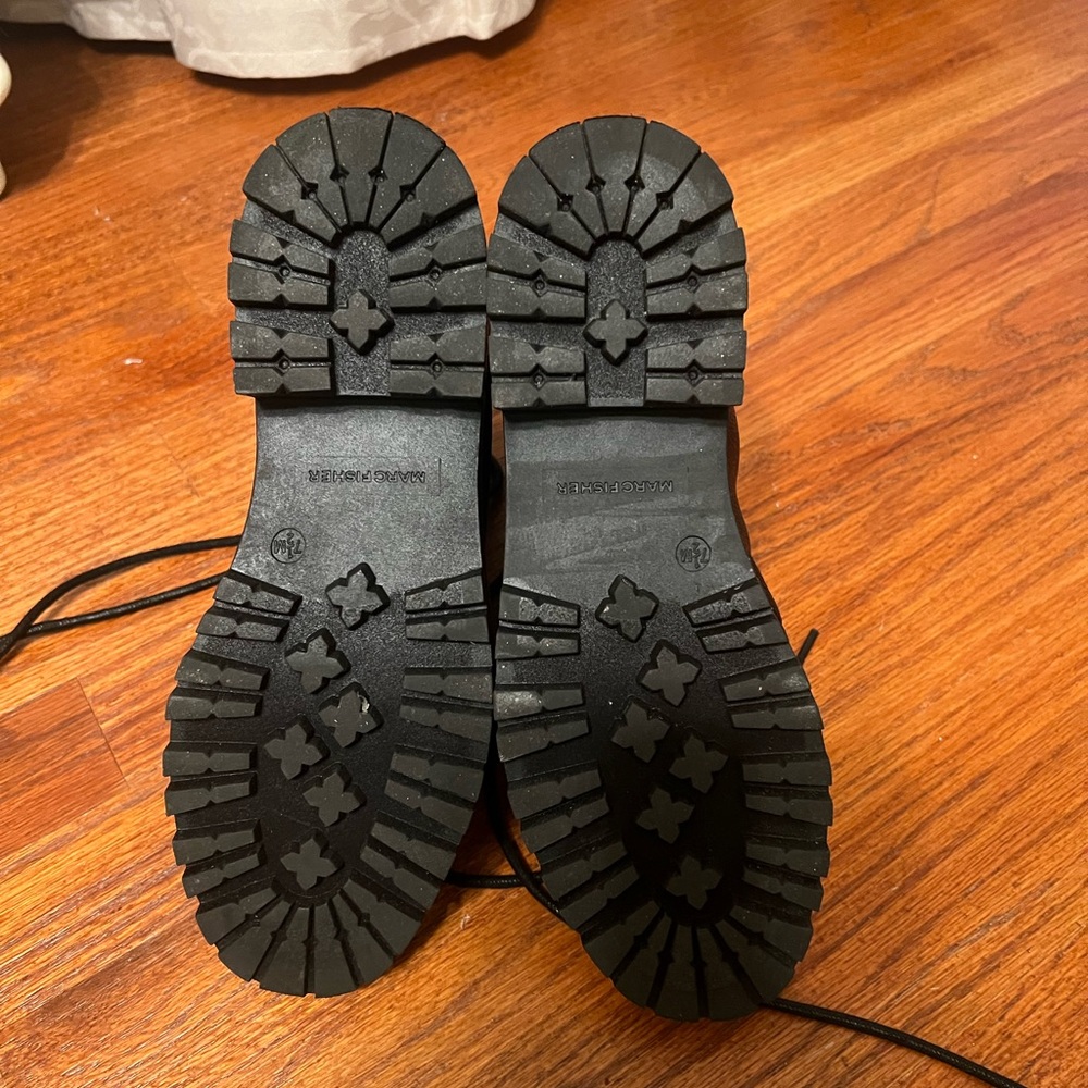 Never worn Marc Fisher Izzie Cold Weather Boots. Size 7.5 - Picture 2 of 3